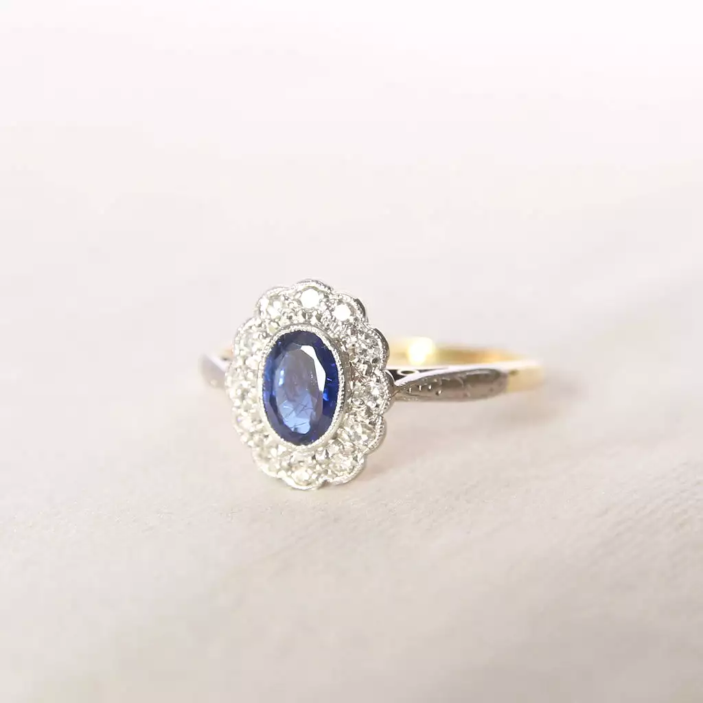 Edwardian 0.65 Carat Sapphire and Diamond Cluster