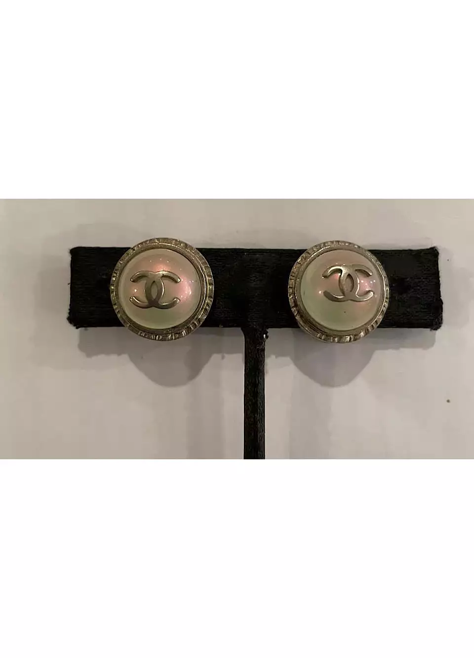 Rare Chanel Vintage 98P, 1998 Spring Pearl CC logo Clip On Earrings