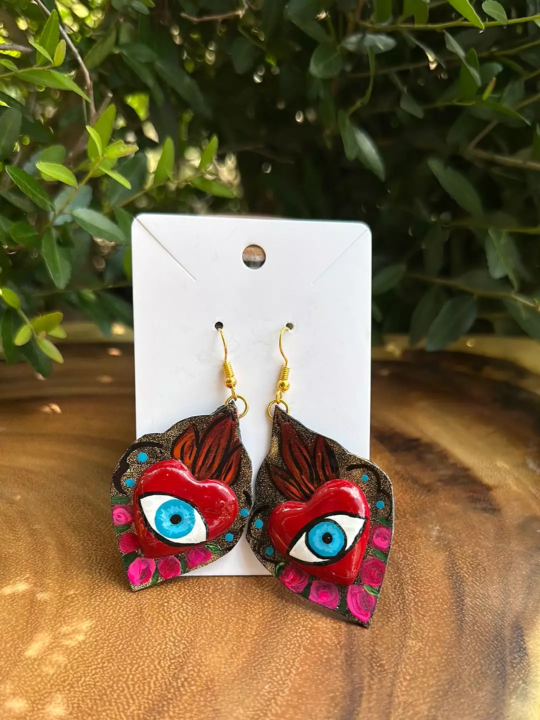 Sagrado corazón/ojo earrings